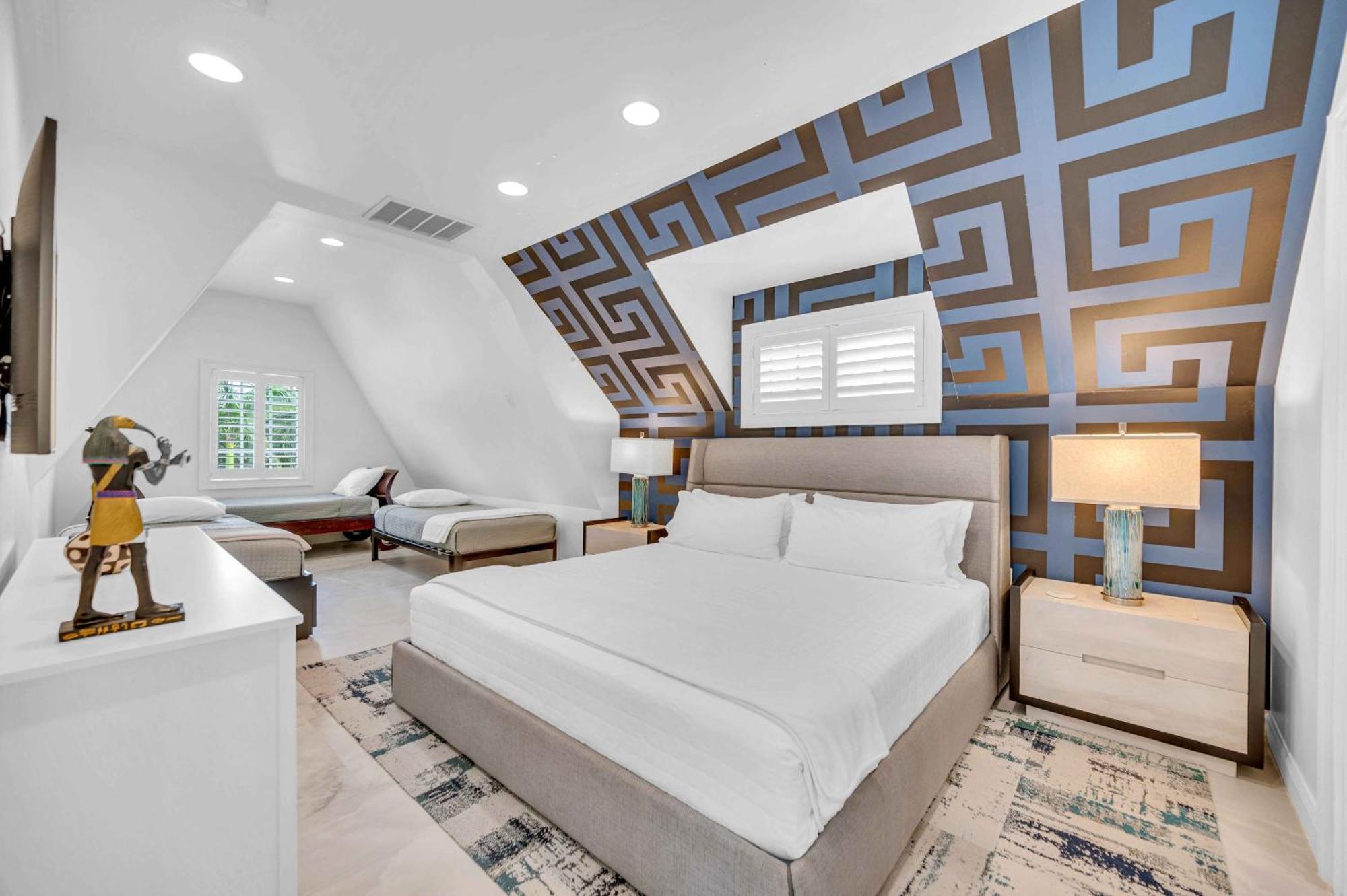 The Modern Castle Canal View Access Rooftop Living Greenhouse Vlllas Fort Lauderdale Exterior foto
