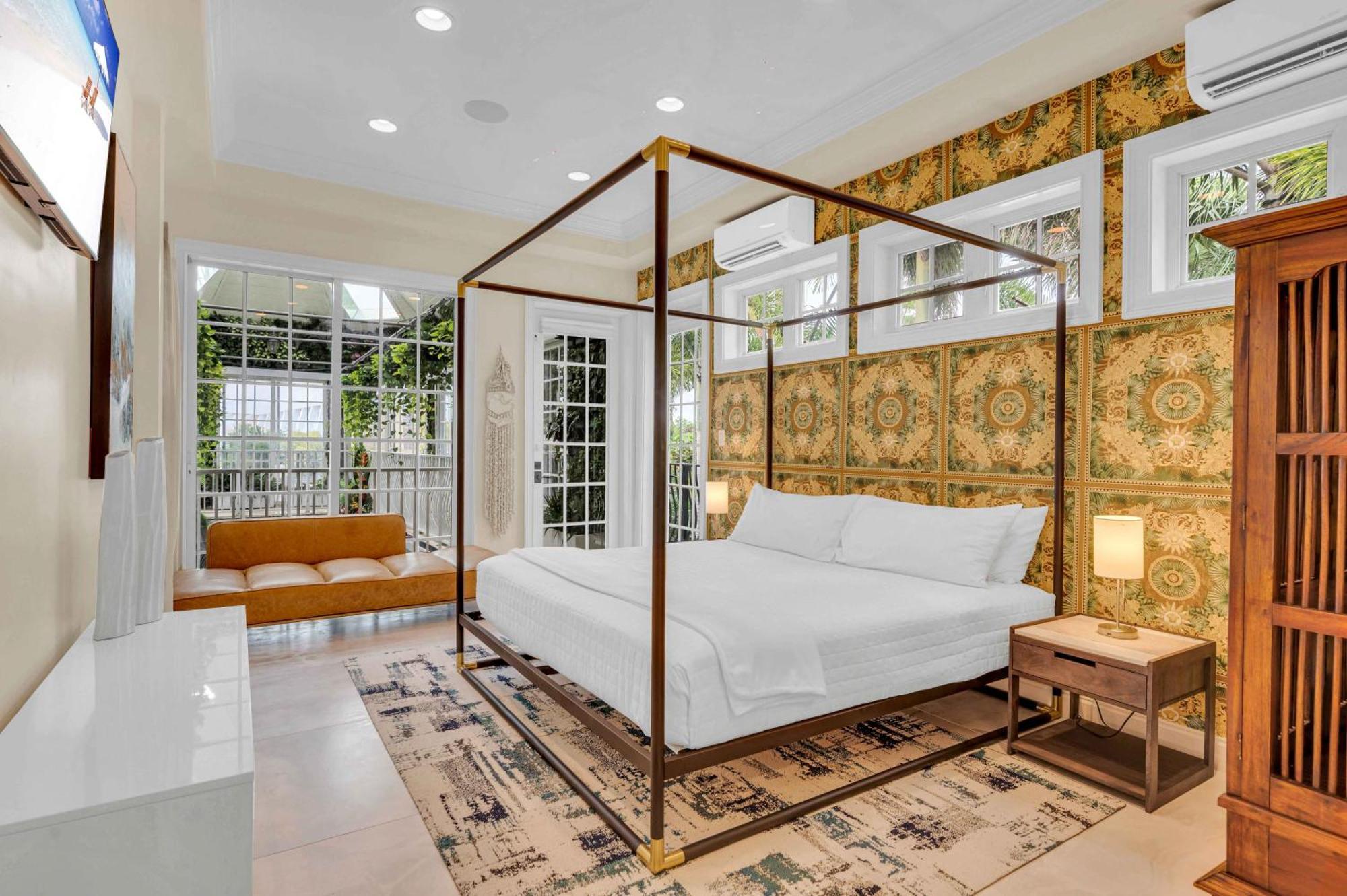 The Modern Castle Canal View Access Rooftop Living Greenhouse Vlllas Fort Lauderdale Exterior foto